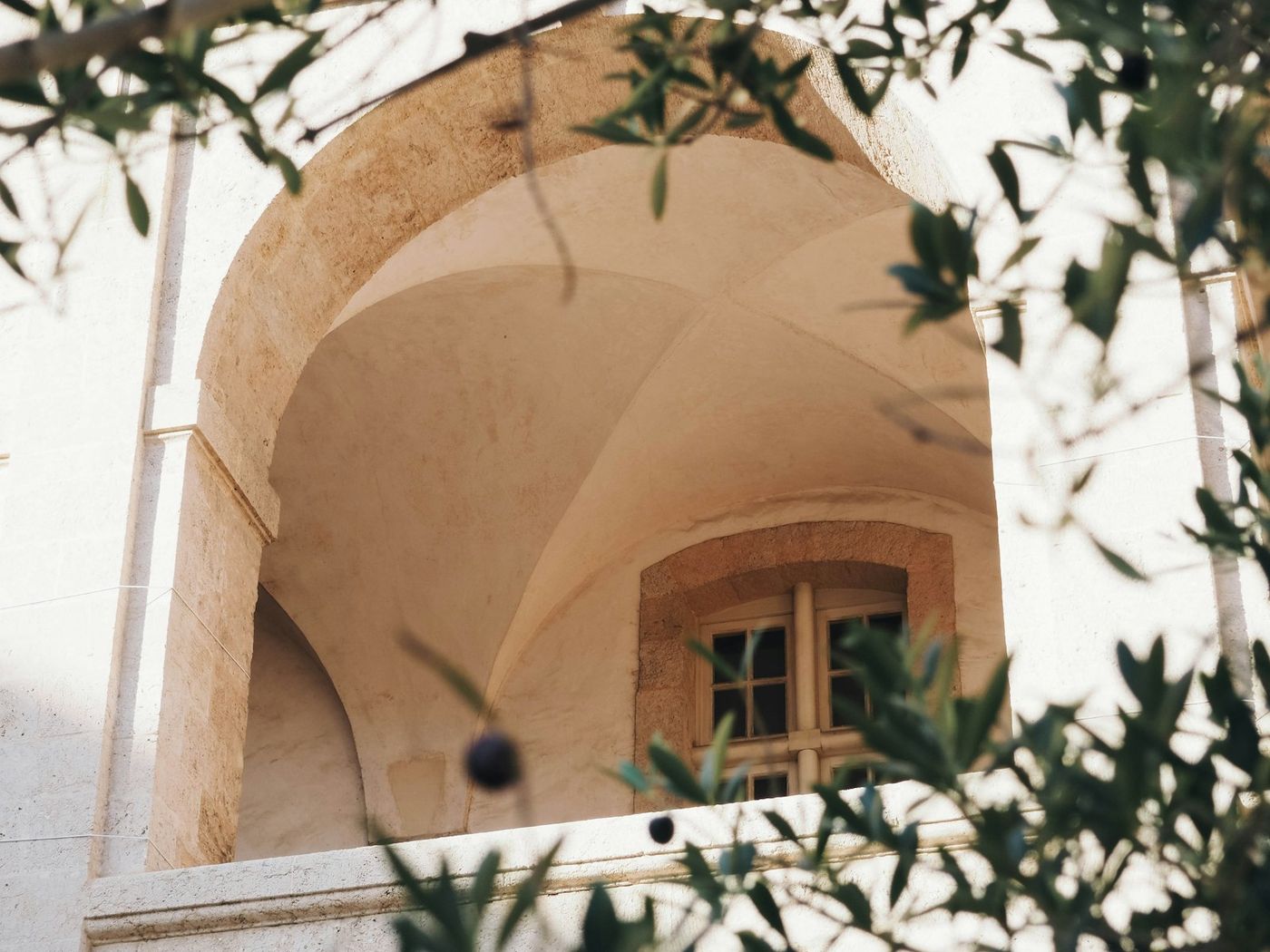A white vaulted ceiling